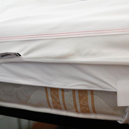 New Luxury Rooms In The Heart Of London Next To Shops, Cafes, Bars & Metro With Shared Bathrooms ภายนอก รูปภาพ