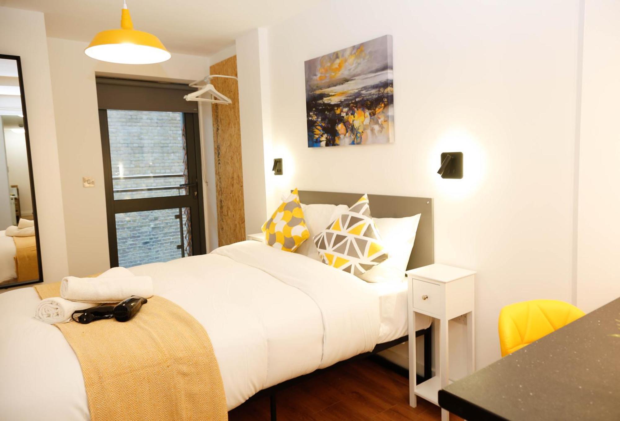 New Luxury Rooms In The Heart Of London Next To Shops, Cafes, Bars & Metro With Shared Bathrooms ภายนอก รูปภาพ