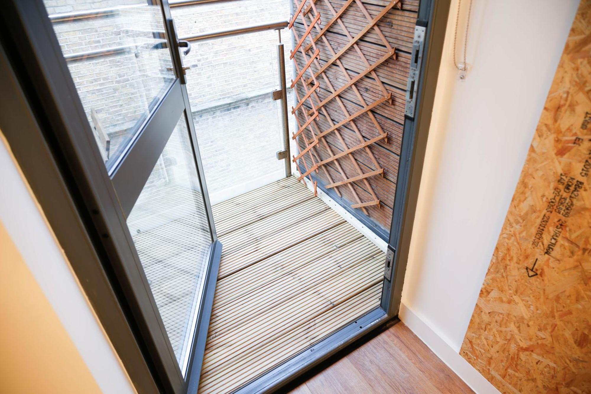 New Luxury Rooms In The Heart Of London Next To Shops, Cafes, Bars & Metro With Shared Bathrooms ภายนอก รูปภาพ