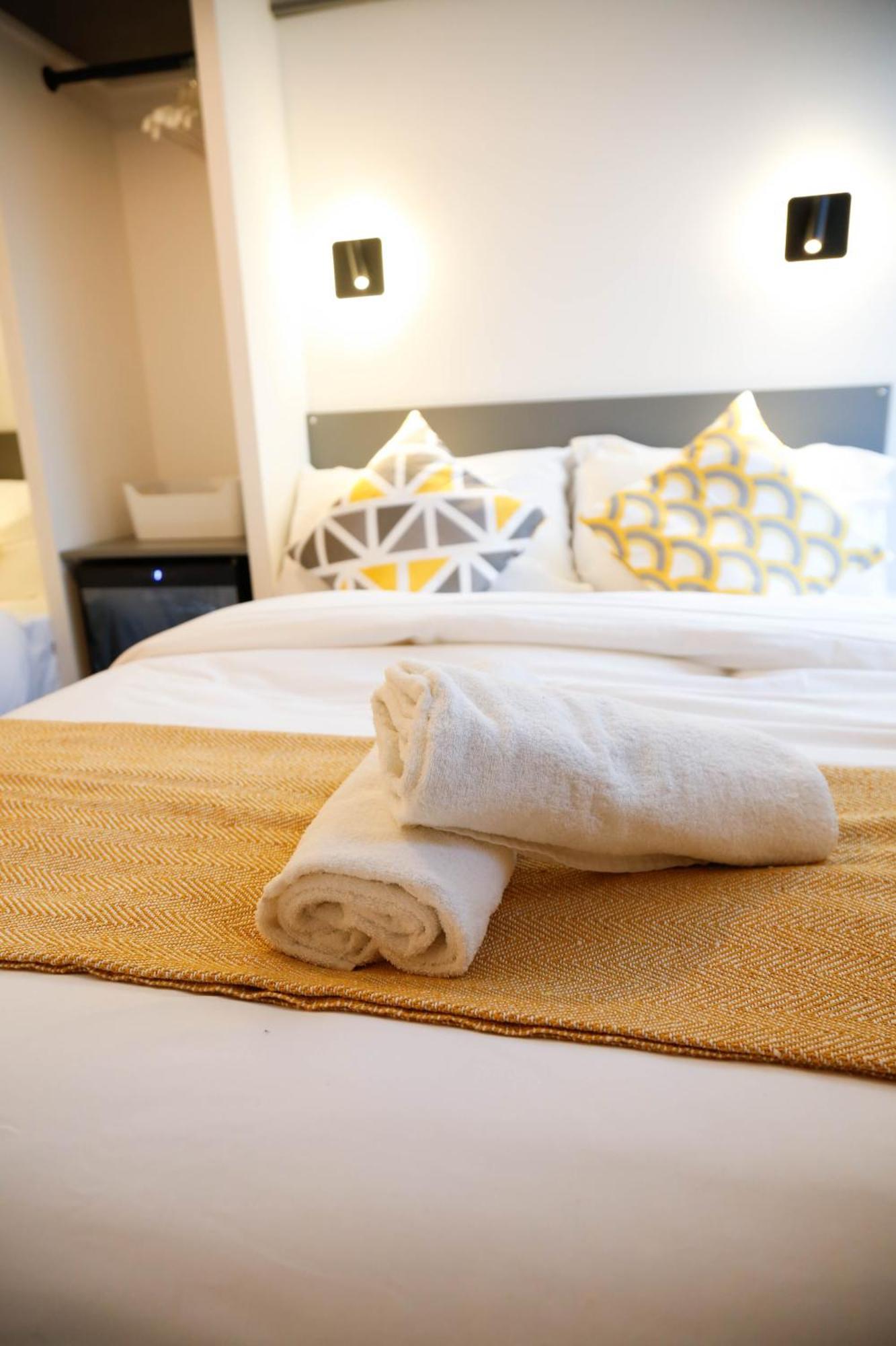 New Luxury Rooms In The Heart Of London Next To Shops, Cafes, Bars & Metro With Shared Bathrooms ภายนอก รูปภาพ