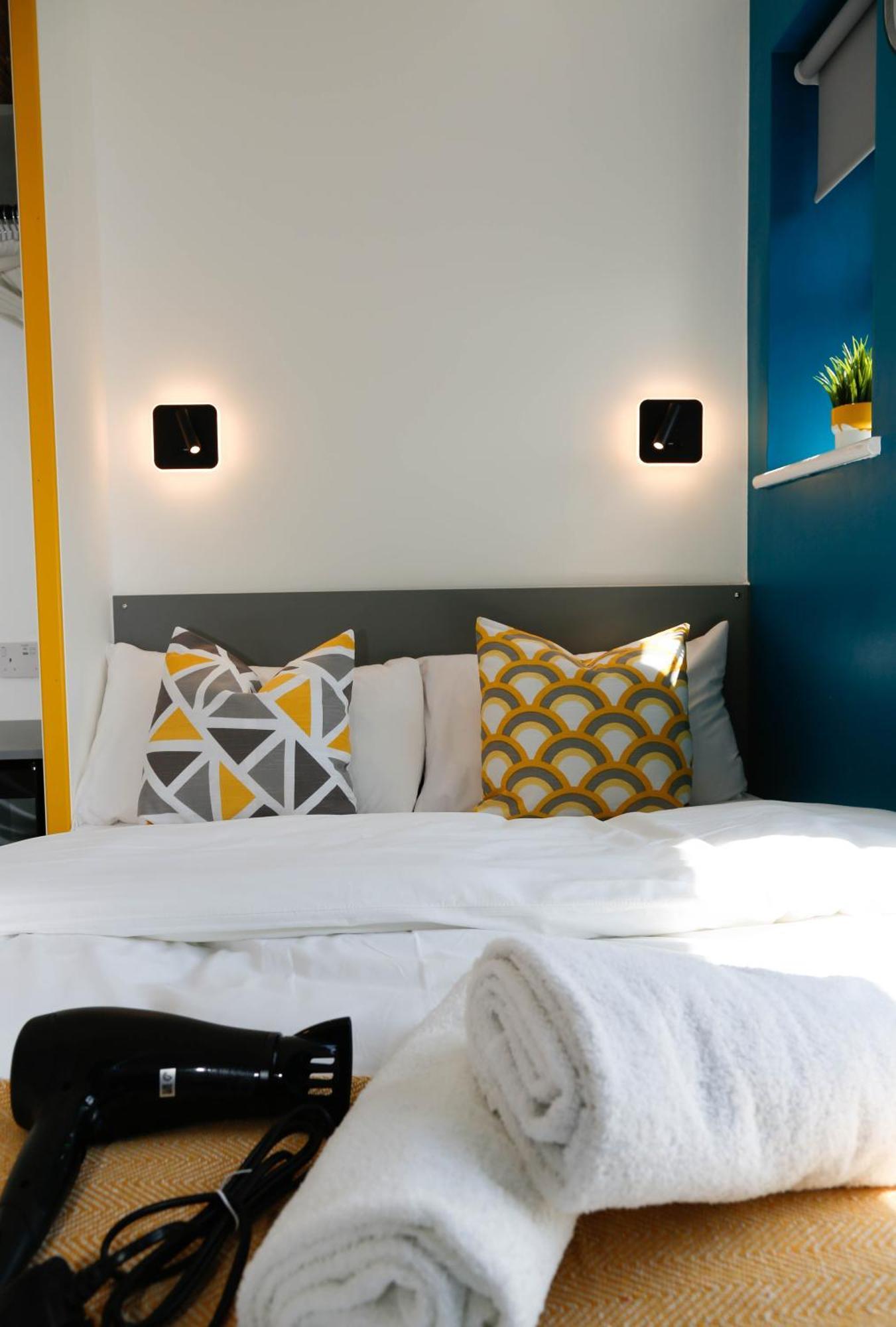 New Luxury Rooms In The Heart Of London Next To Shops, Cafes, Bars & Metro With Shared Bathrooms ภายนอก รูปภาพ