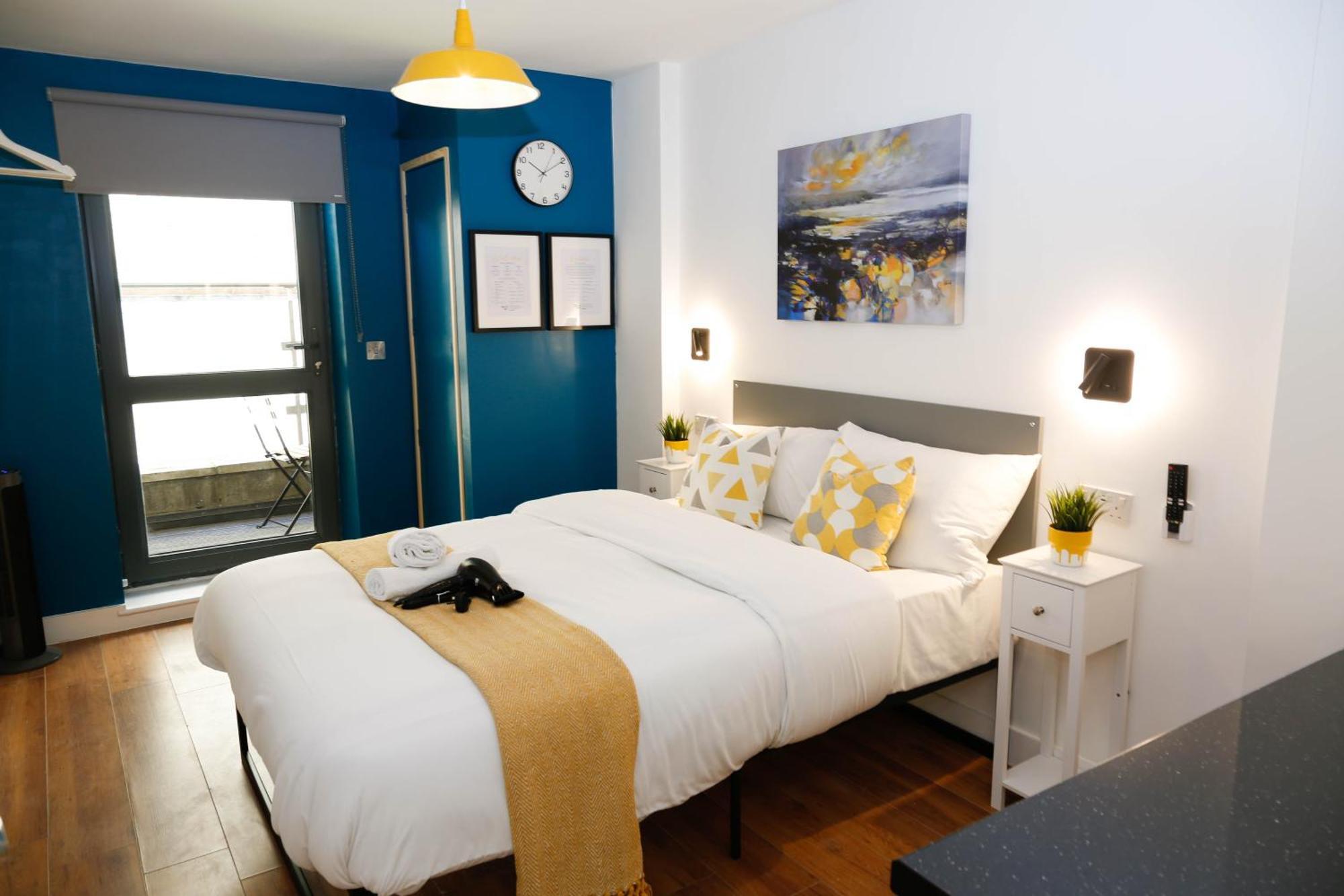 New Luxury Rooms In The Heart Of London Next To Shops, Cafes, Bars & Metro With Shared Bathrooms ภายนอก รูปภาพ