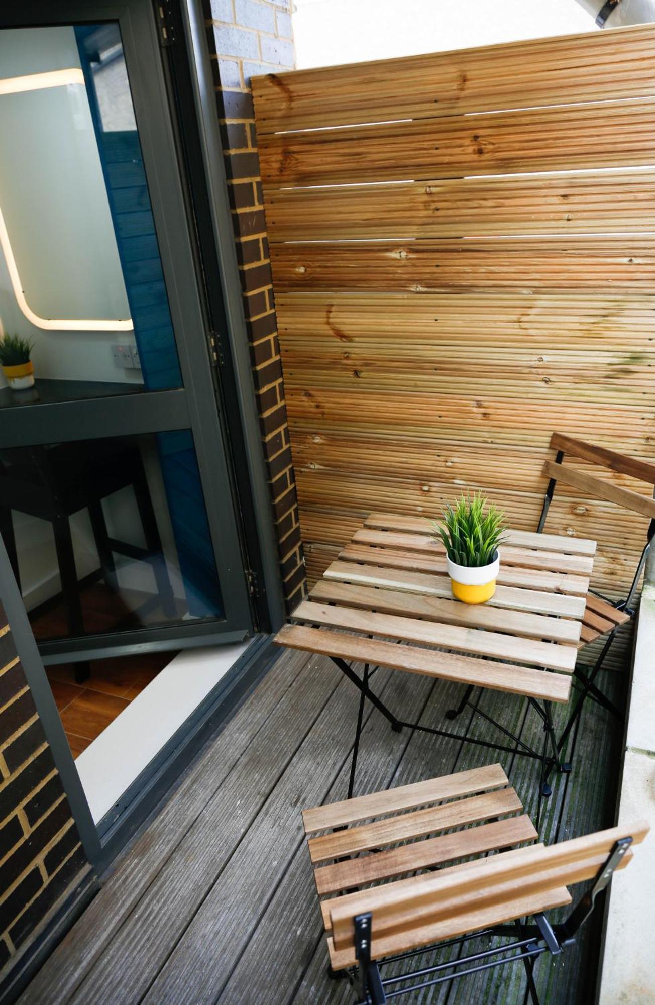 New Luxury Rooms In The Heart Of London Next To Shops, Cafes, Bars & Metro With Shared Bathrooms ภายนอก รูปภาพ