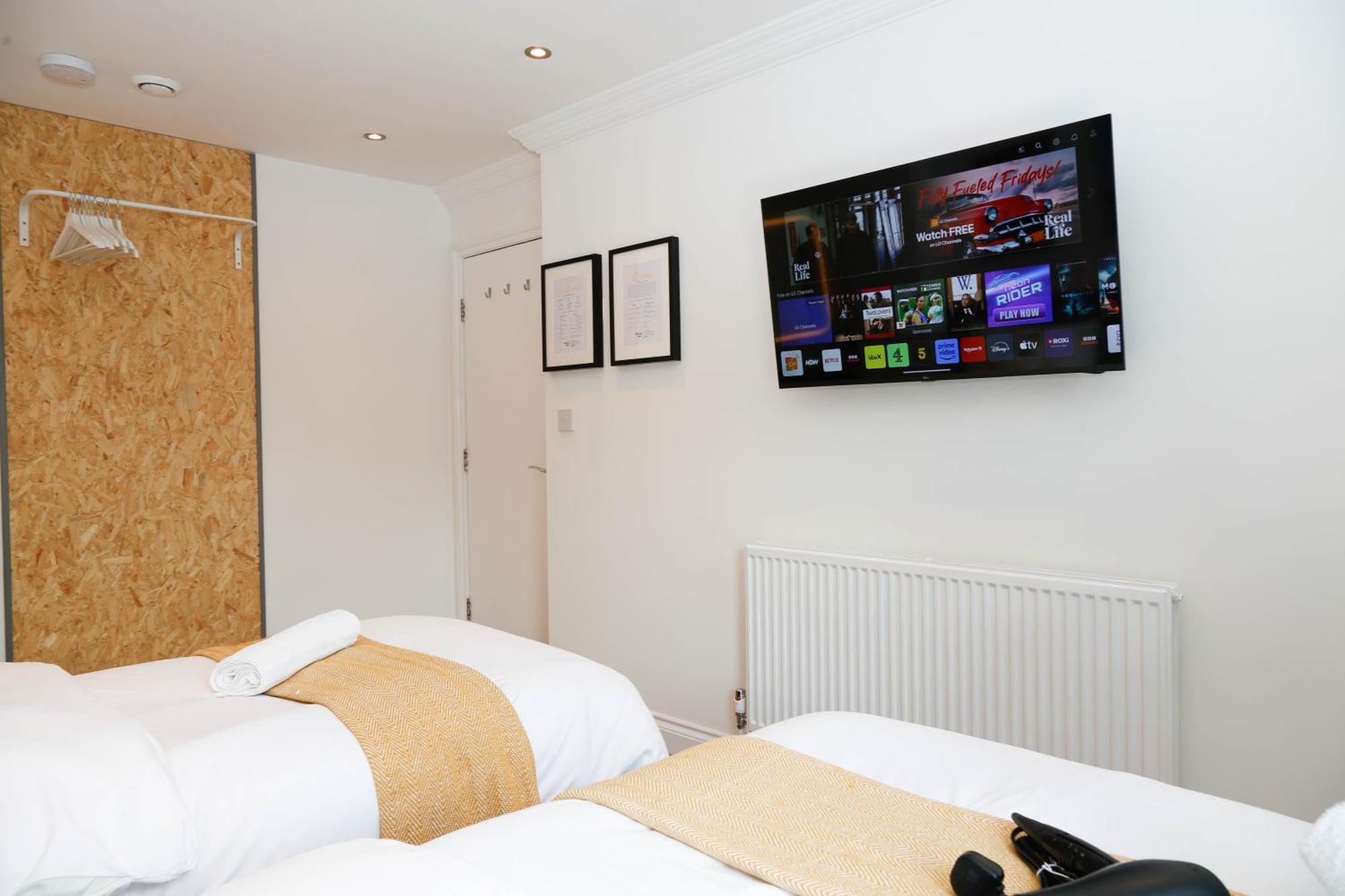New Luxury Rooms In The Heart Of London Next To Shops, Cafes, Bars & Metro With Shared Bathrooms ภายนอก รูปภาพ